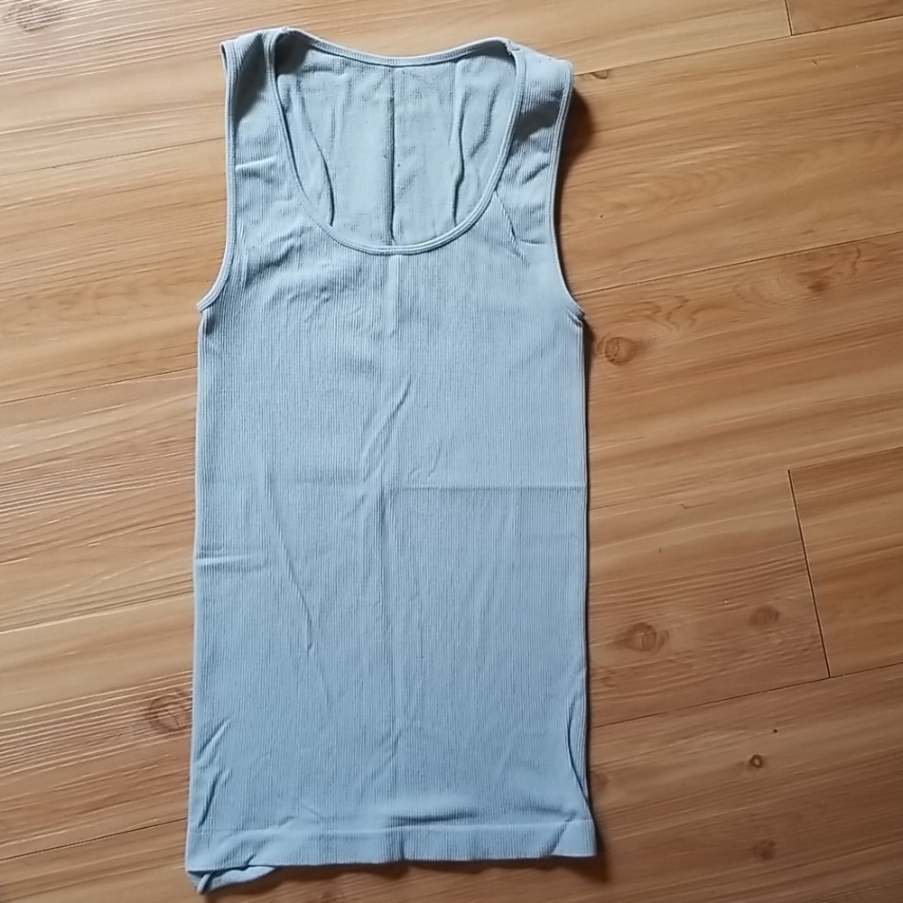 2/$10 Tank Top Bundle - Picture 2 of 7